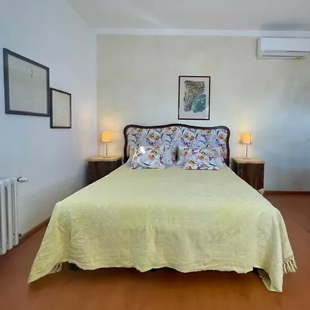 Fiori Di Maggio Bed & Breakfast 3*