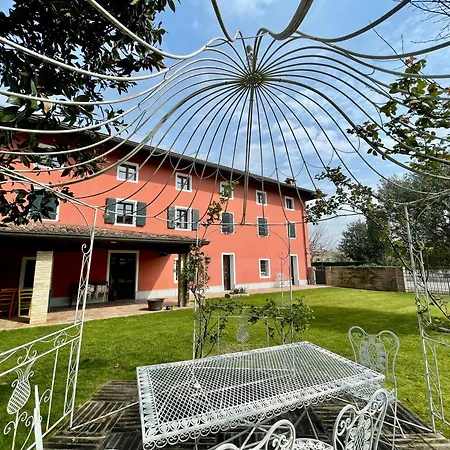 Fiori Di Maggio Bed & Breakfast Muscletto